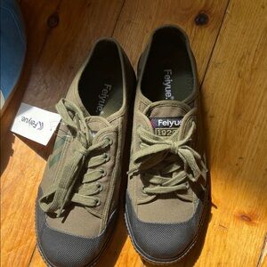 Feiyue olive and Black Sneakers